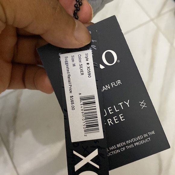 Selling woman's medium size coat! cruelty free!! - Picture 5 of 5